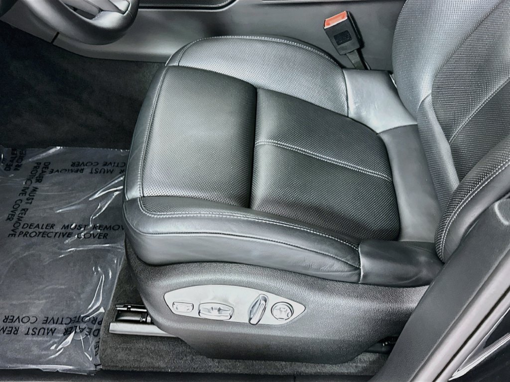Certified 2024 Porsche Macan AWD/4WD image 22