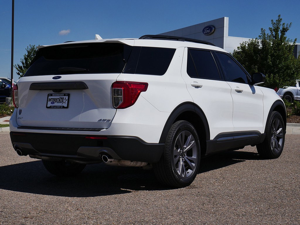 Used 2023 Ford Explorer XLT w/ Equipment Group 202A AWD/4WD image 6