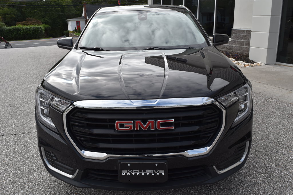 Used 2024 GMC Terrain SLE AWD/4WD image 3