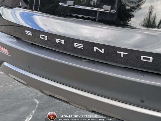 Certified 2022 Kia Sorento S w/ Panoramic Sunroof Package AWD/4WD image 10