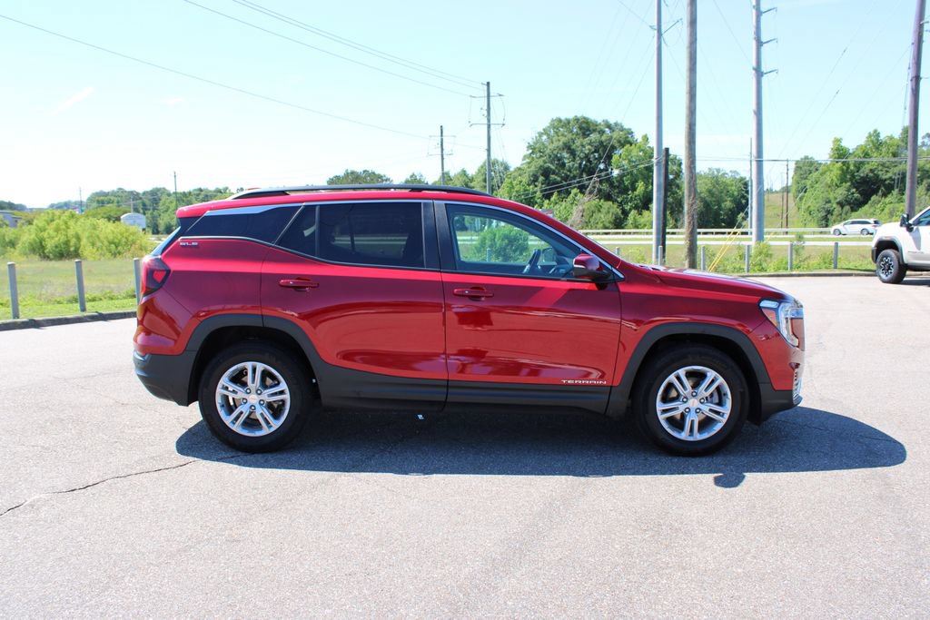 Used 2023 GMC Terrain SLE w/ Driver Convenience Package FWD image 16