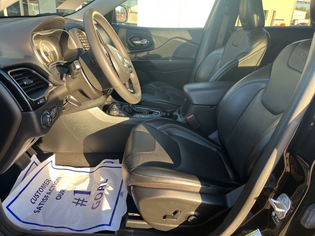 Used 2023 Jeep Cherokee Altitude Lux image 7