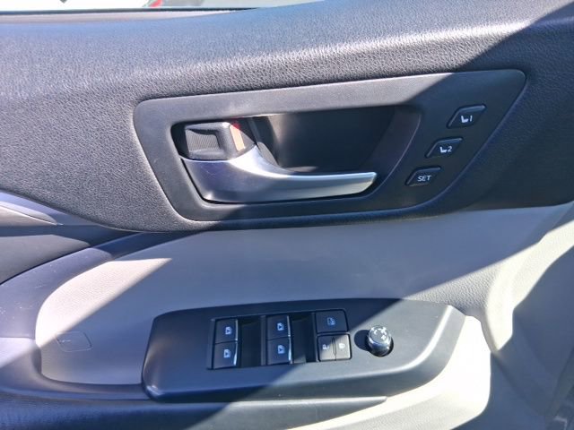 Used 2019 Toyota Highlander Limited Platinum AWD/4WD image 15