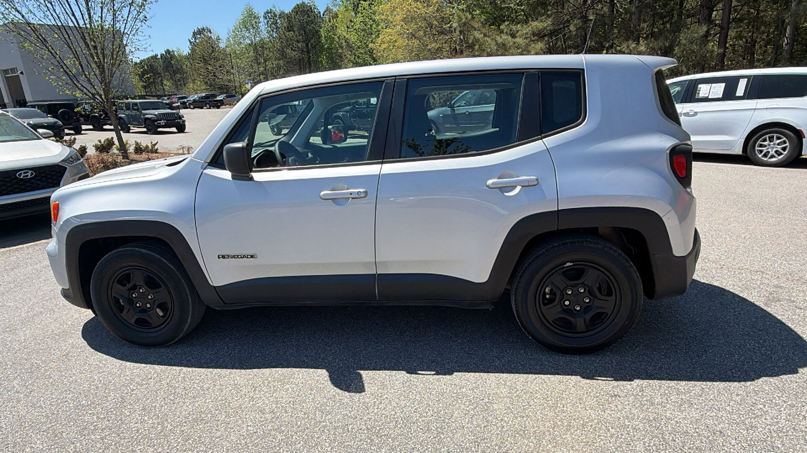 Used 2020 Jeep Renegade Sport w/ UConnect 7.0 Group image 11
