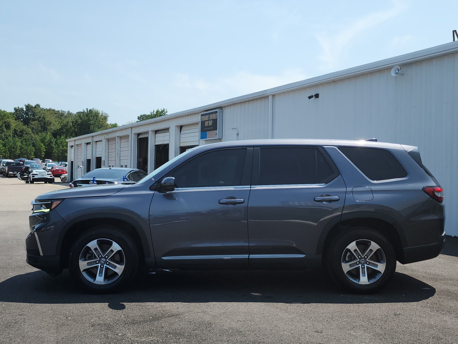 Used 2024 Honda Pilot EX-L image 2