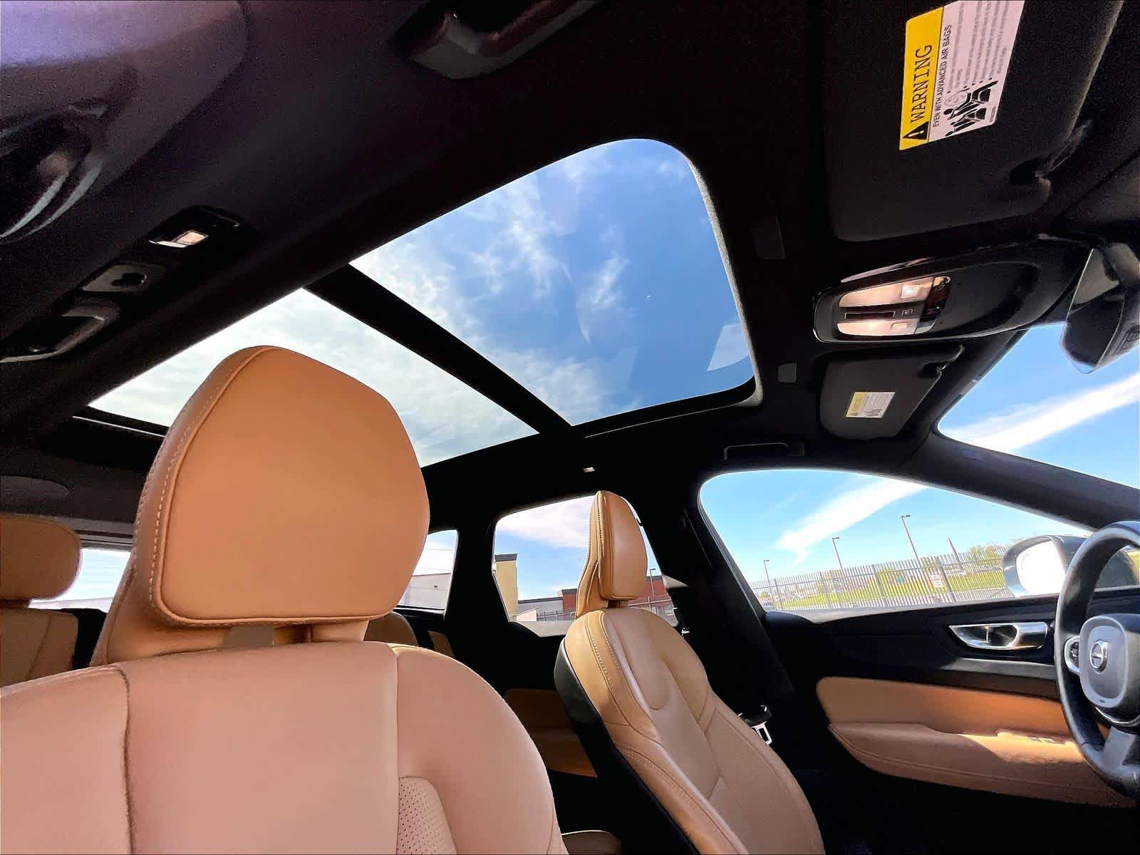 Used 2023 Volvo XC60 B5 Ultimate w/ Protection Package Premier FWD image 25