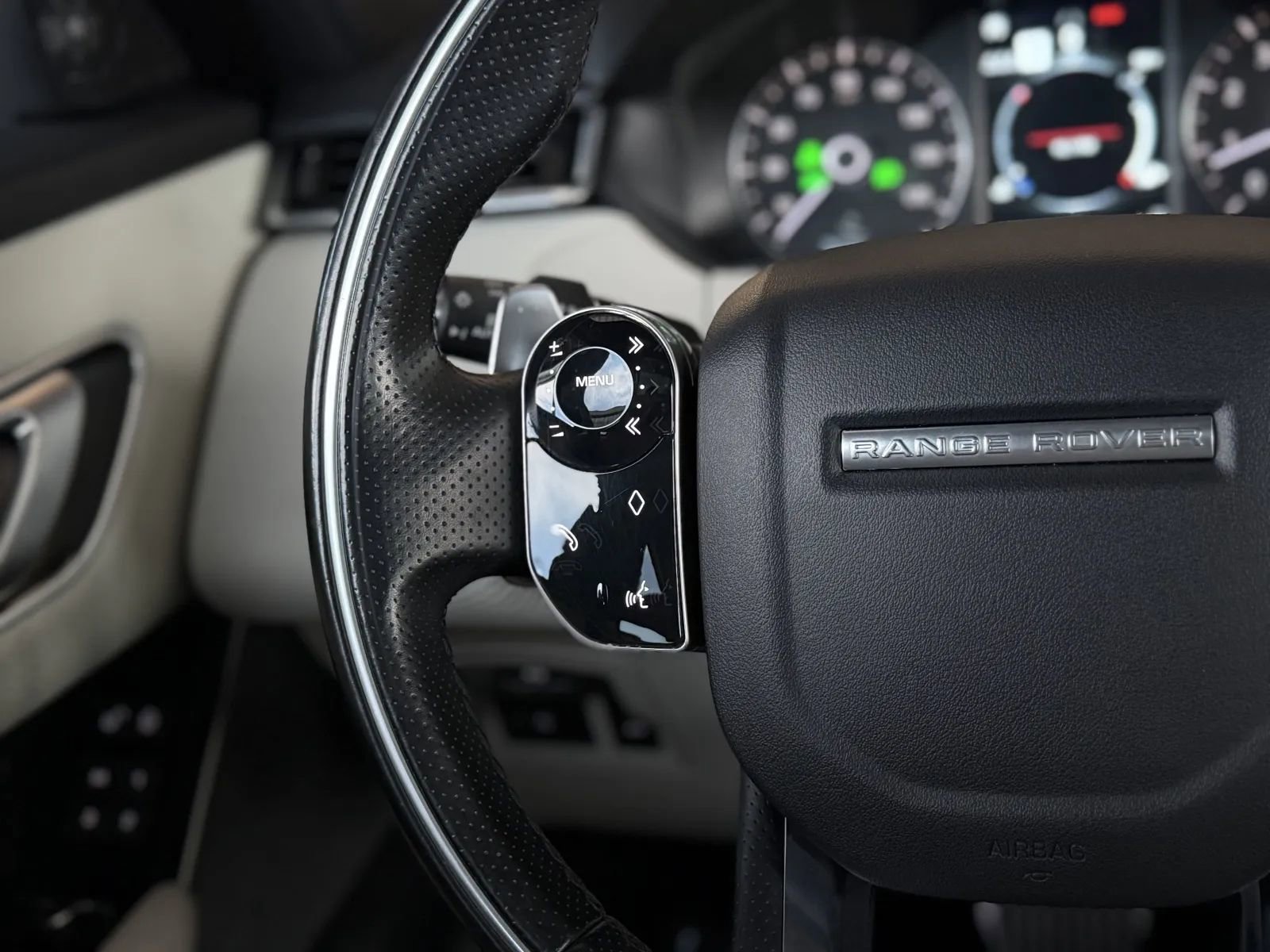 Used 2020 Land Rover Range Rover Velar R-Dynamic S AWD/4WD image 24