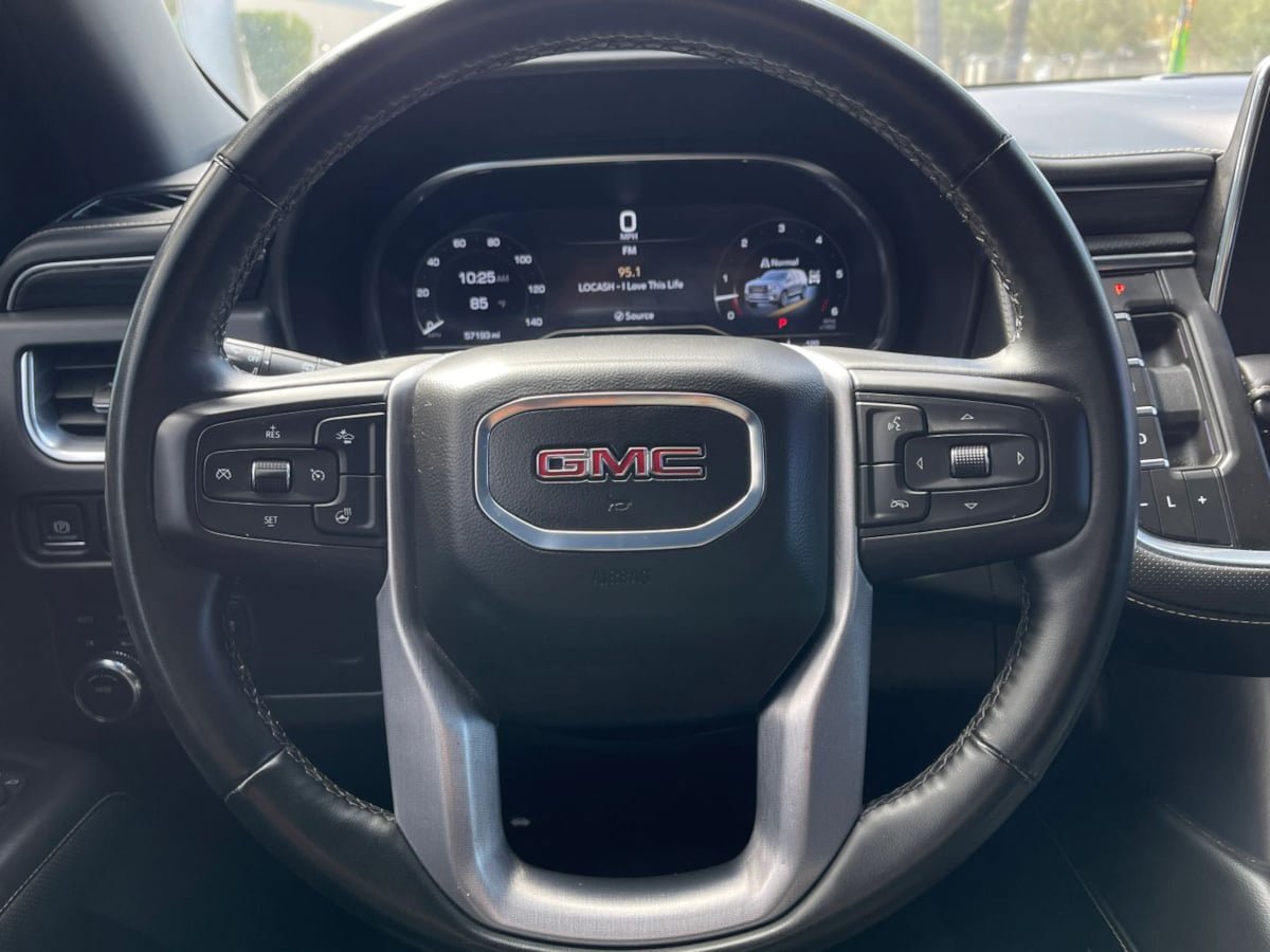 Used 2024 GMC Yukon SLT w/ SLT Premium Package AWD/4WD image 11