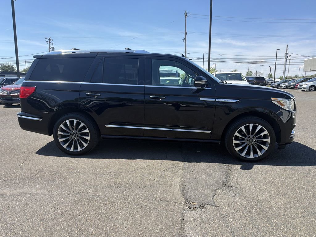 Used 2021 Lincoln Navigator Reserve w/ Luxury Package AWD/4WD image 6