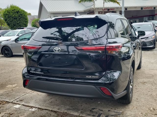 Used 2024 Toyota Highlander XLE image 4