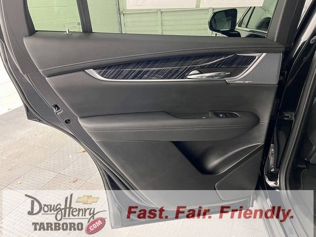 Used 2025 Cadillac XT6 Premium Luxury image 34