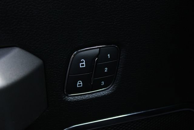 Used 2016 Ford F150 Platinum w/ Equipment Group 701A Luxury image 4