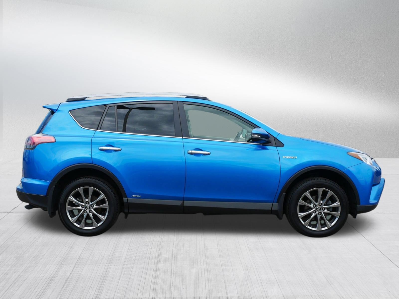 Used 2017 Toyota RAV4 Limited w/ Carpet Mat Package AWD/4WD image 8
