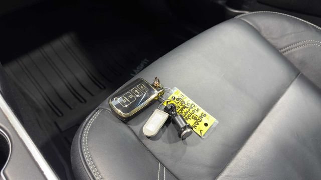 Used 2015 Toyota Camry XLE FWD image 31