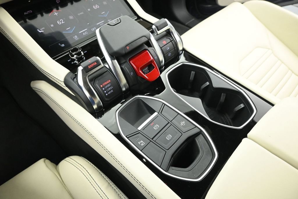Used 2026 Lamborghini Urus SE AWD/4WD image 17