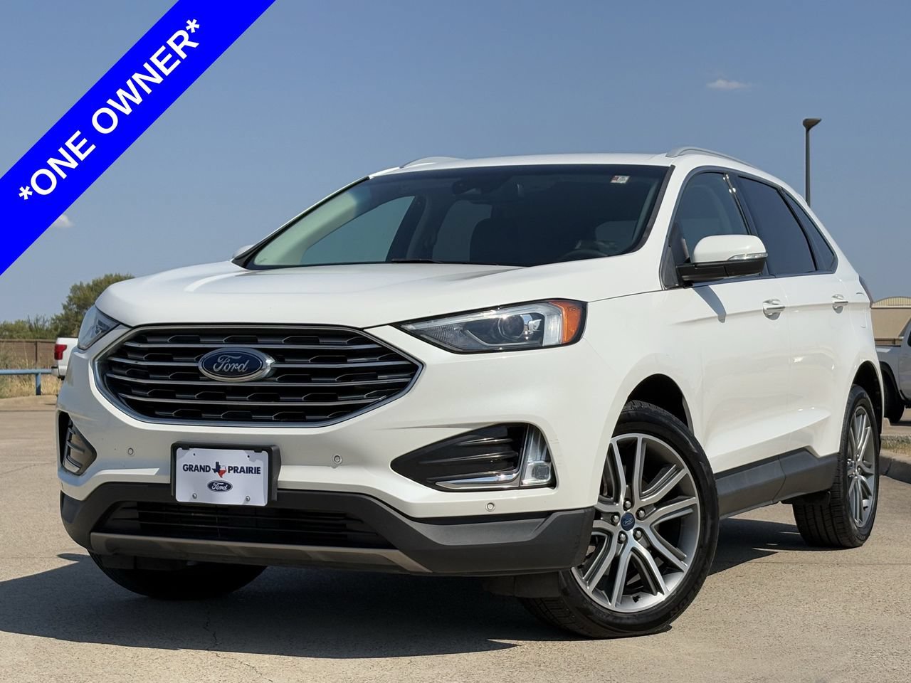 Used 2022 Ford Edge Titanium AWD/4WD image 2