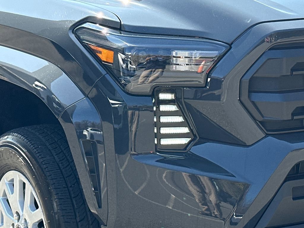 Used 2024 Toyota Tacoma SR image 7