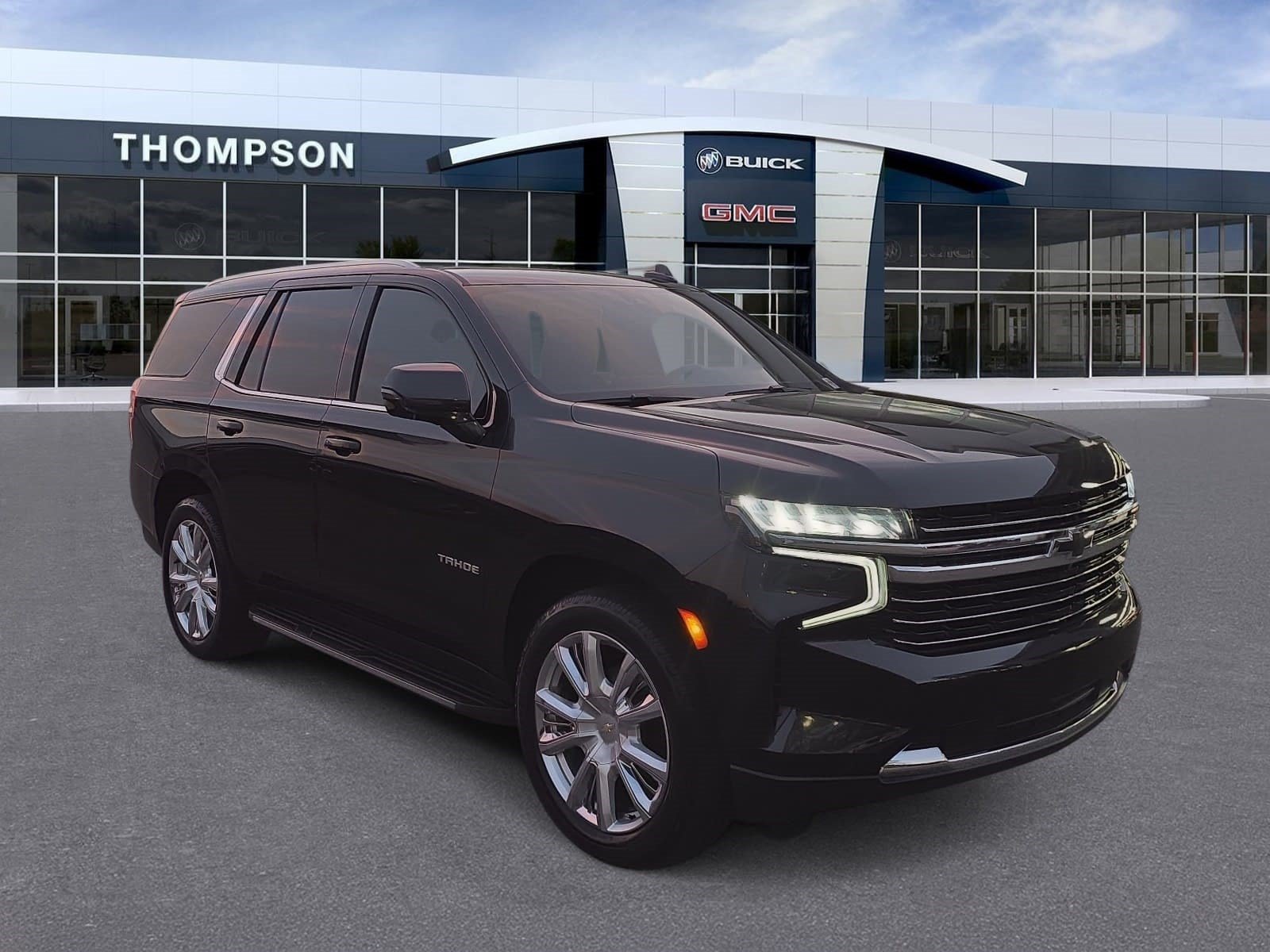 Used 2022 Chevrolet Tahoe LT w/ Luxury Package AWD/4WD image 1