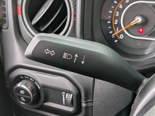 Used 2025 Jeep Gladiator Rubicon AWD/4WD image 16