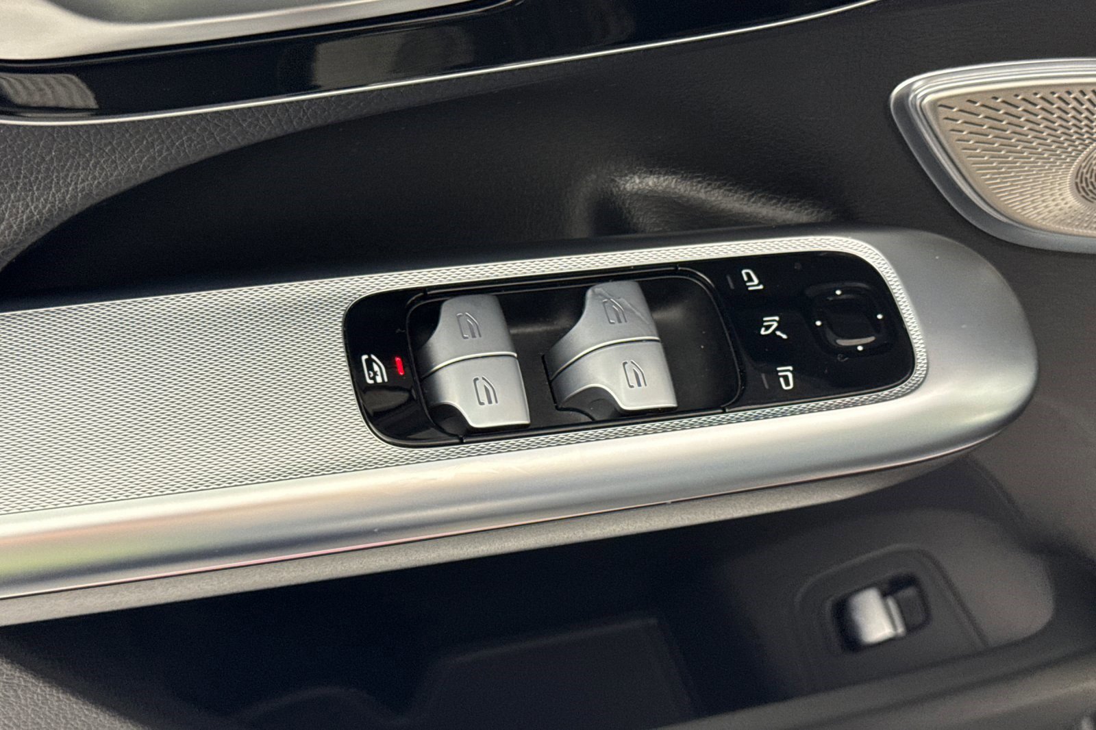 Used 2023 Mercedes-Benz EQE 350+ 4MATIC SUV image 12