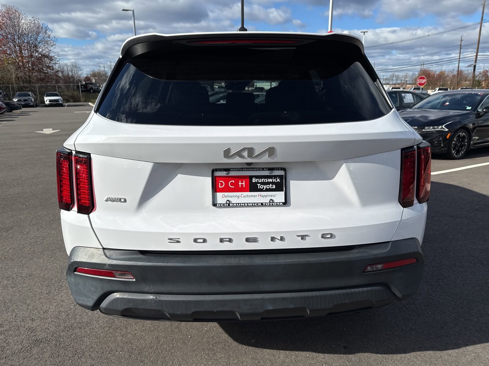 Used 2022 Kia Sorento LX image 6