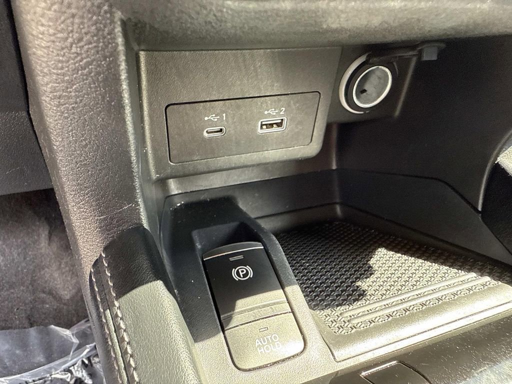 Certified 2023 Nissan Kicks SV image 26