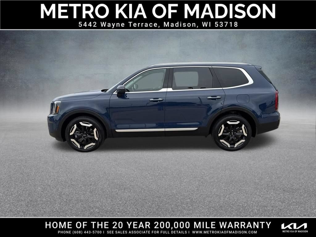 Used 2023 Kia Telluride S AWD/4WD image 3