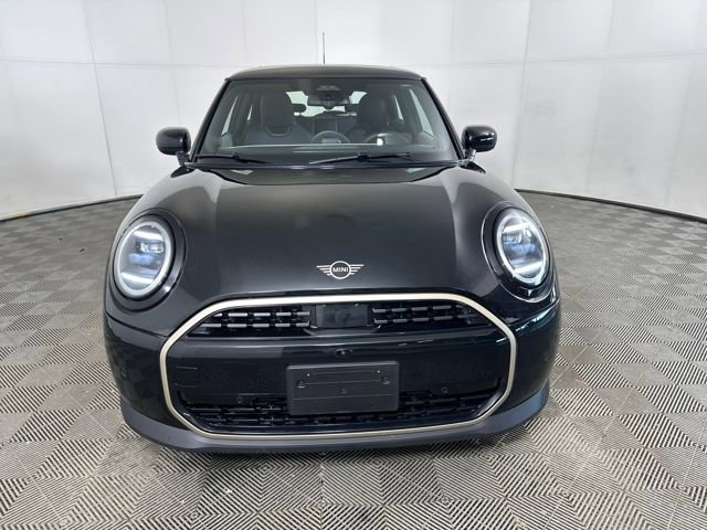 Used 2025 MINI Cooper 2-Door Hardtop image 8