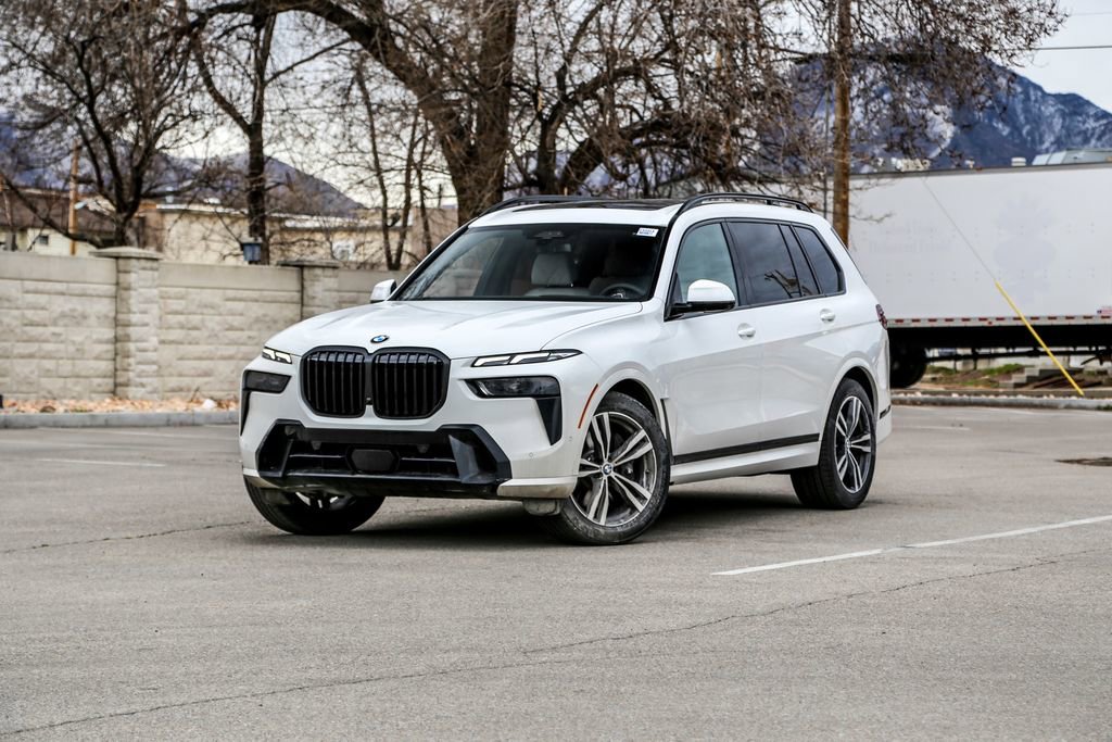 New 2026 BMW X7 xDrive40i w/ M Sport Package