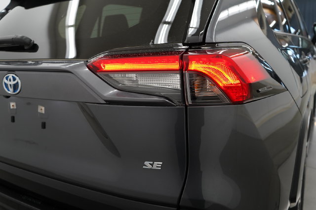 Used 2024 Toyota RAV4 SE w/ Weather & Moonroof Package AWD/4WD image 60