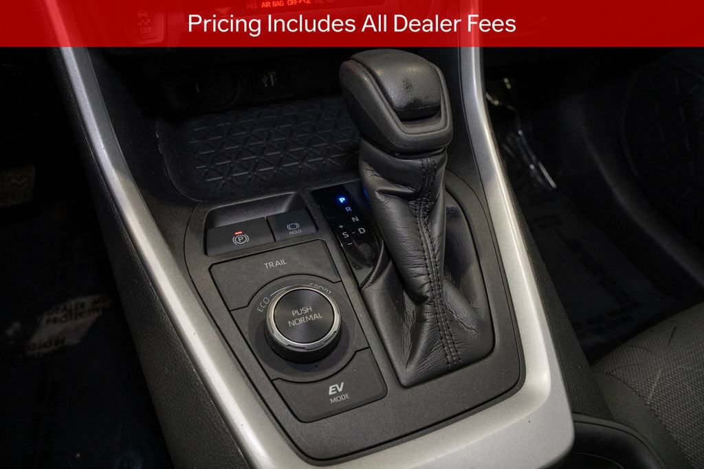Used 2024 Toyota RAV4 XLE AWD/4WD image 15