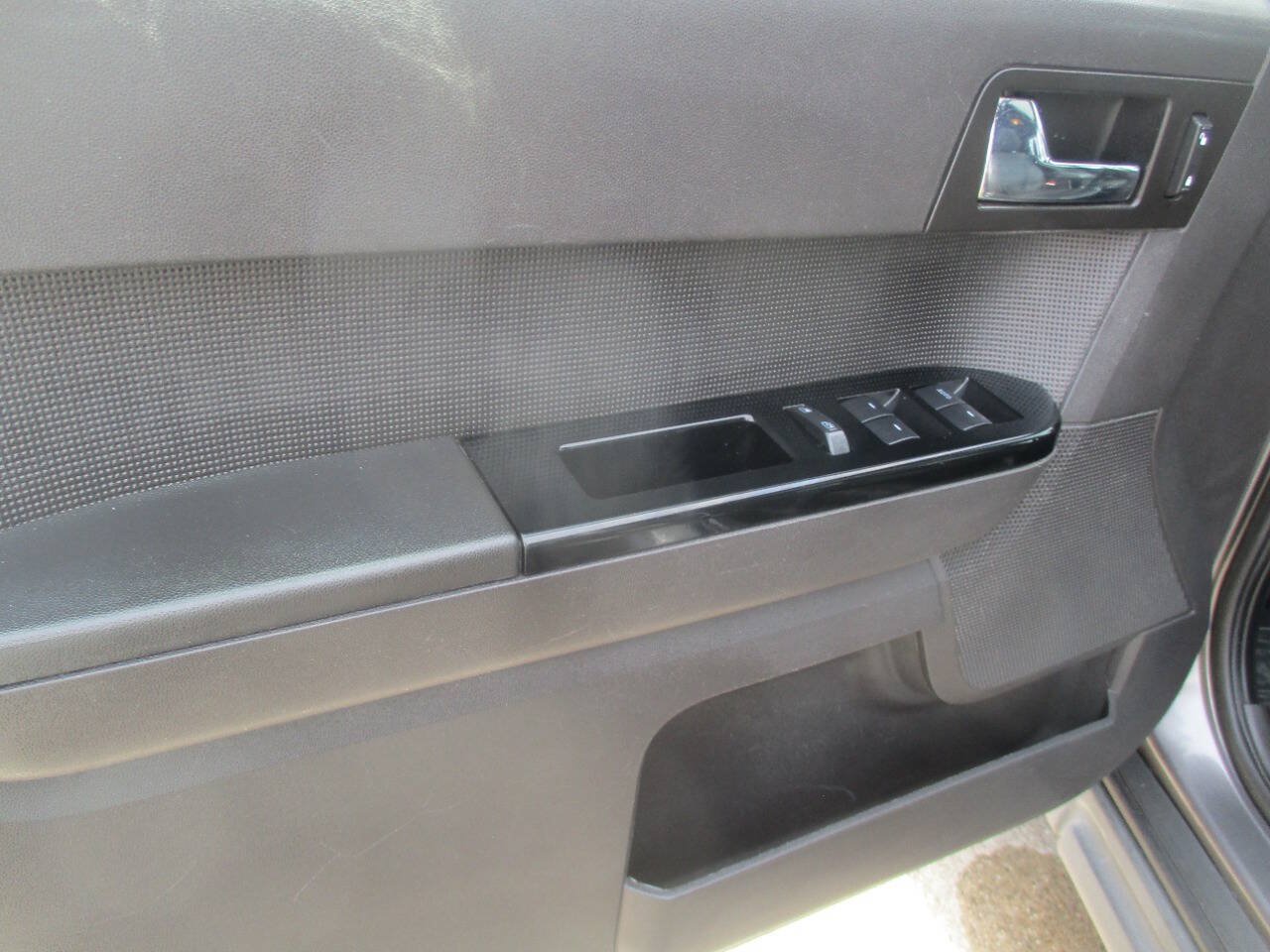 Used 2012 Ford Escape Limited AWD/4WD image 12