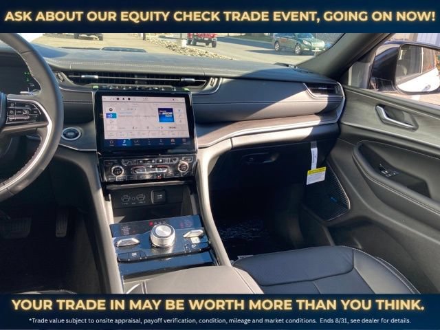 New 2023 Jeep Grand Cherokee Overland AWD/4WD image 22