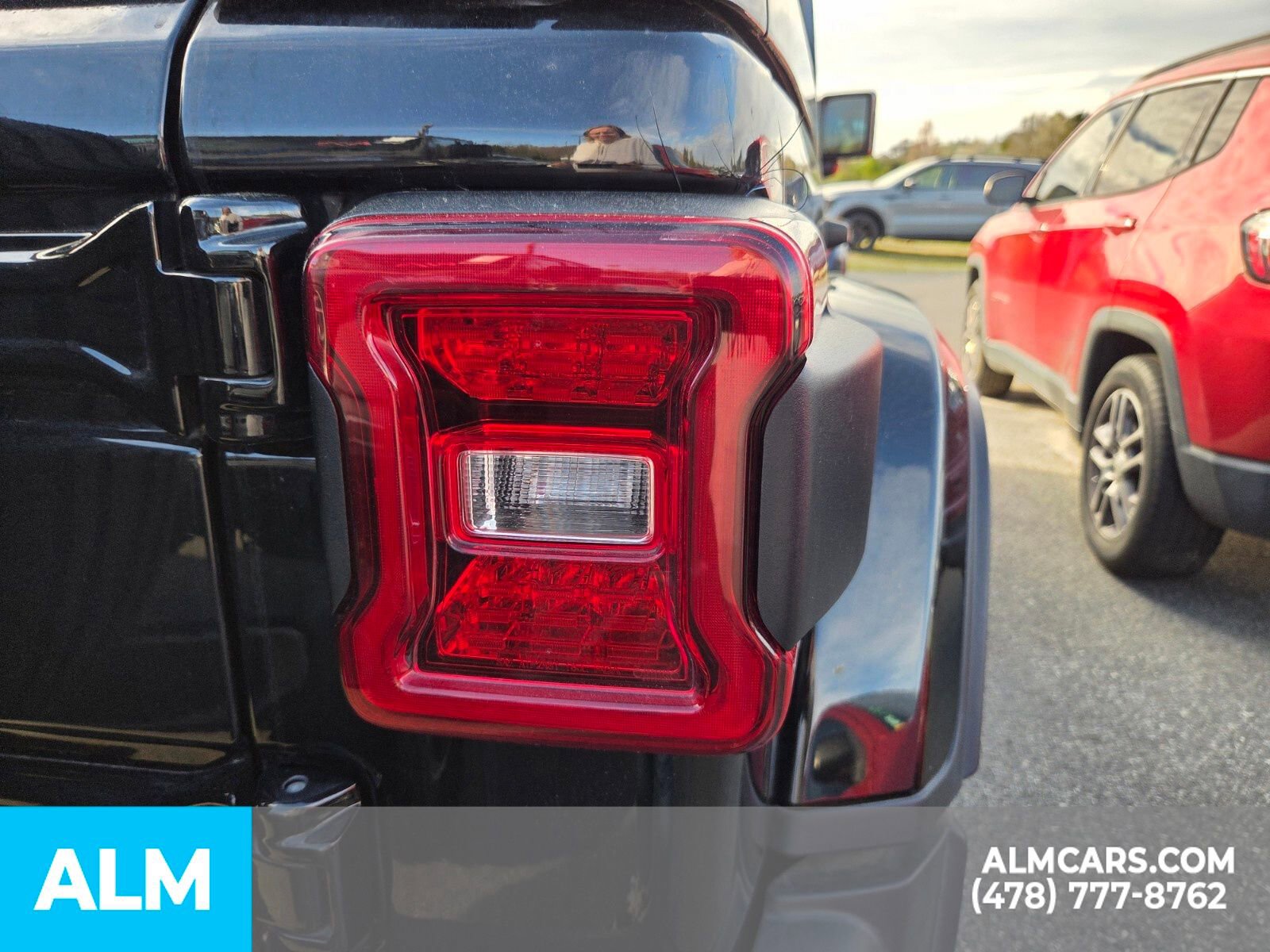 Used 2025 Jeep Wrangler Unlimited Sahara w/ Safety Group image 20