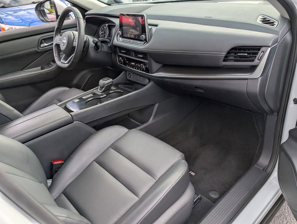 Certified 2024 Nissan Rogue SV w/ SV Premium Package image 15