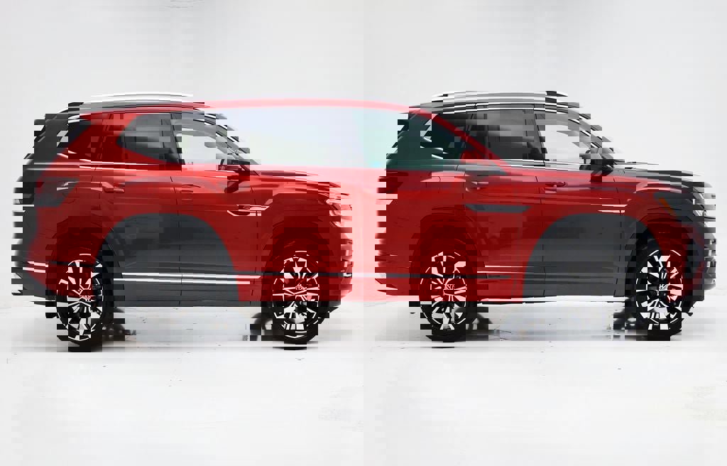 Used 2025 Volkswagen Atlas SEL Premium R-Line image 3