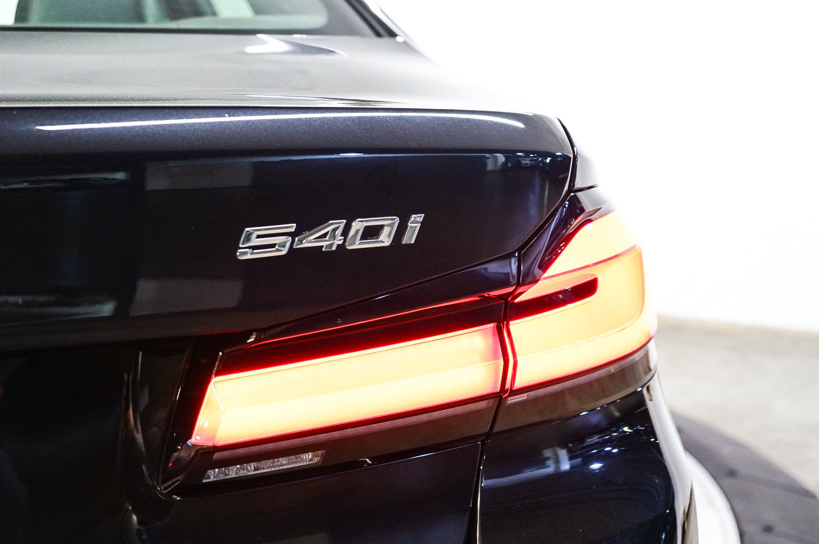 Certified 2023 BMW 540i w/ Premium Package RWD image 7