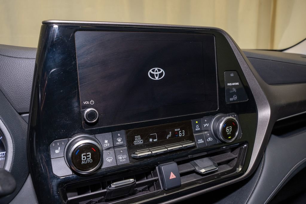 Used 2023 Toyota Highlander XLE image 15