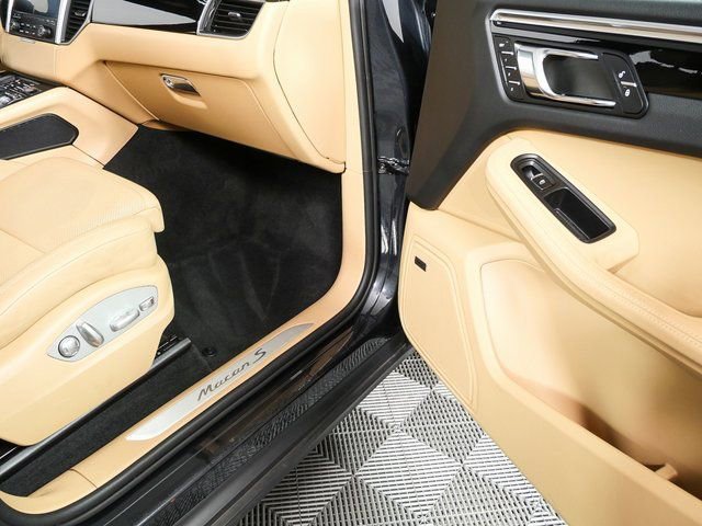 Used 2017 Porsche Macan S image 27