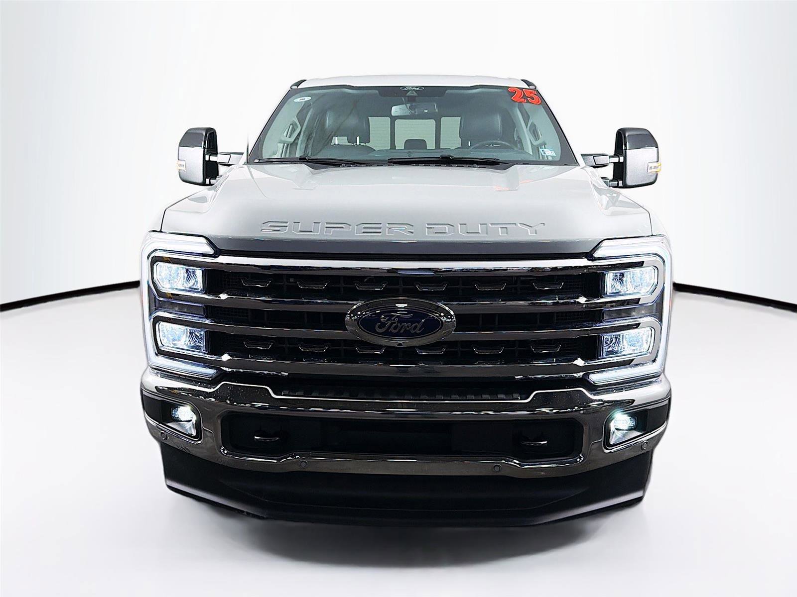 Used 2025 Ford F350 Lariat w/ Lariat Ultimate Package AWD/4WD image 2