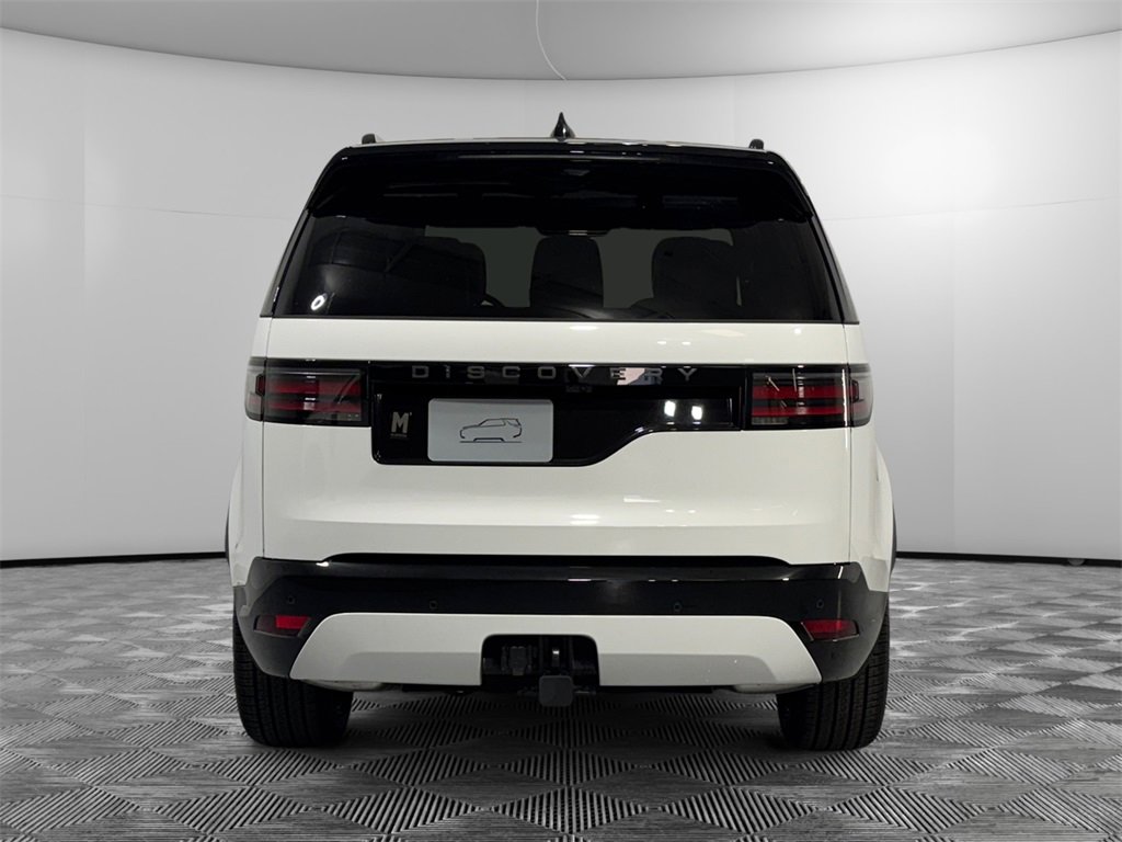 New 2025 Land Rover Discovery Dynamic SE image 4