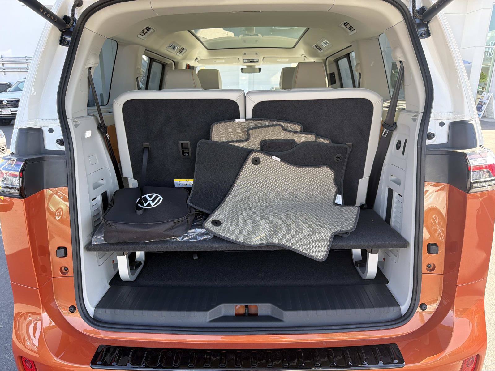 Certified 2025 Volkswagen ID. Buzz Pro S Plus RWD image 5