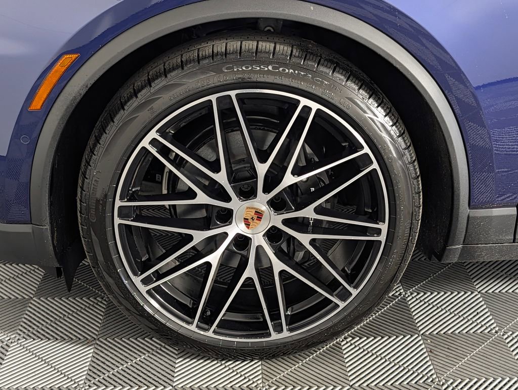 New 2026 Porsche Macan 4 Electric image 11