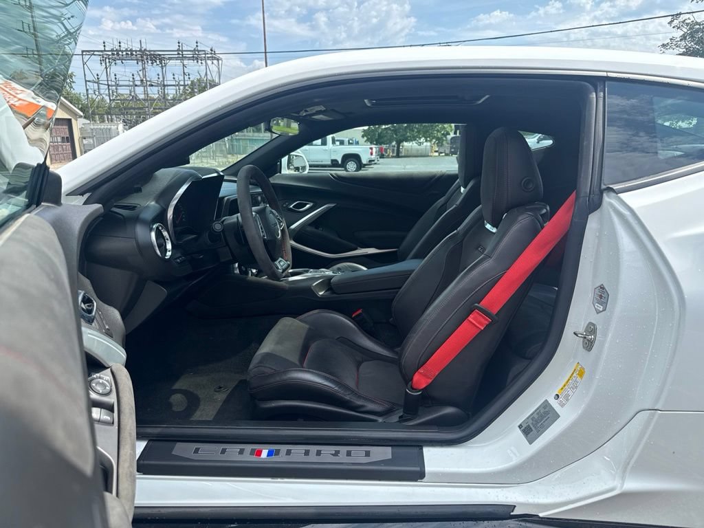 Used 2018 Chevrolet Camaro ZL1 RWD image 26