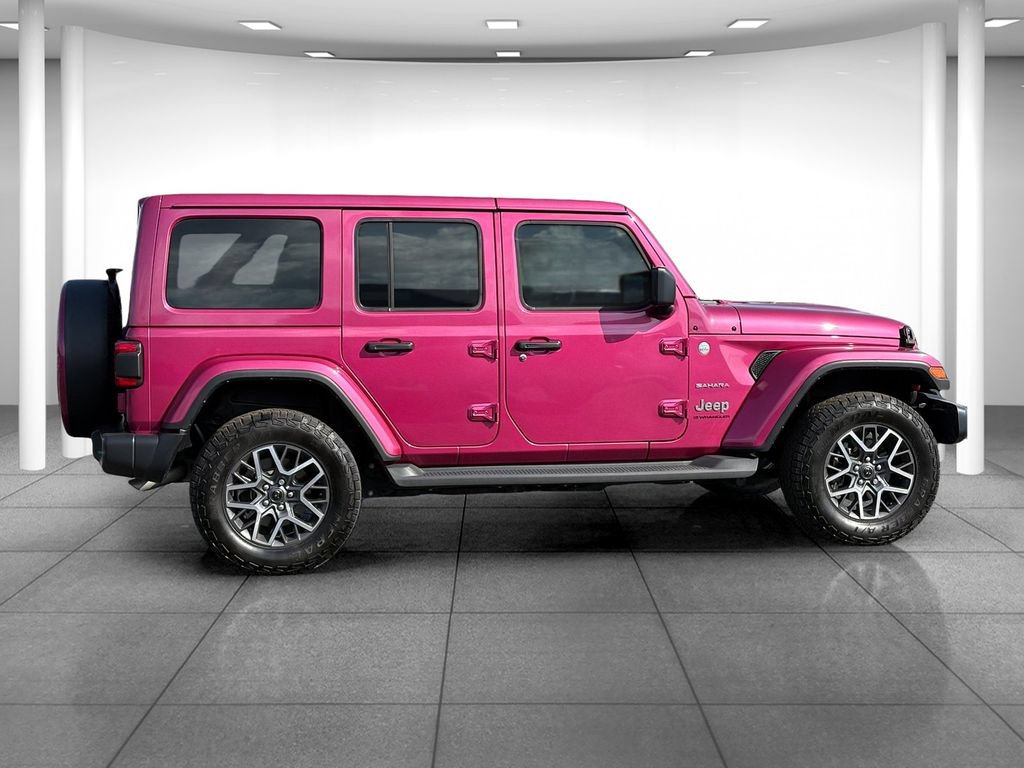 Used 2024 Jeep Wrangler Unlimited Sahara w/ Safety Group AWD/4WD image 8