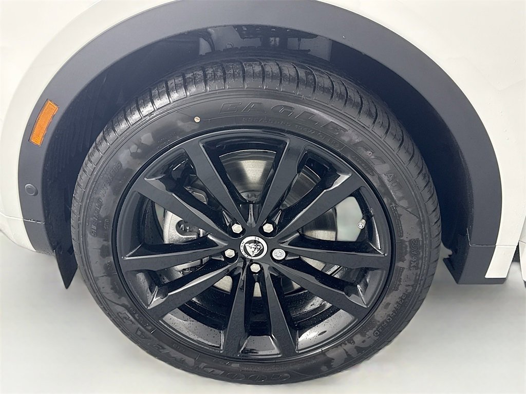 New 2024 Jaguar E-PACE R-Dynamic SE image 31