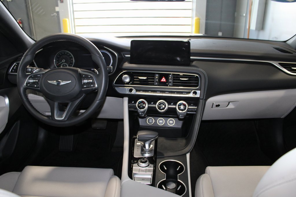 Used 2023 Genesis G70 2.0T image 24