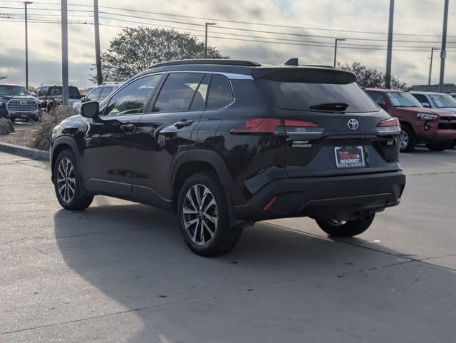 Used 2023 Toyota Corolla Cross XLE w/ Convenience Package image 9