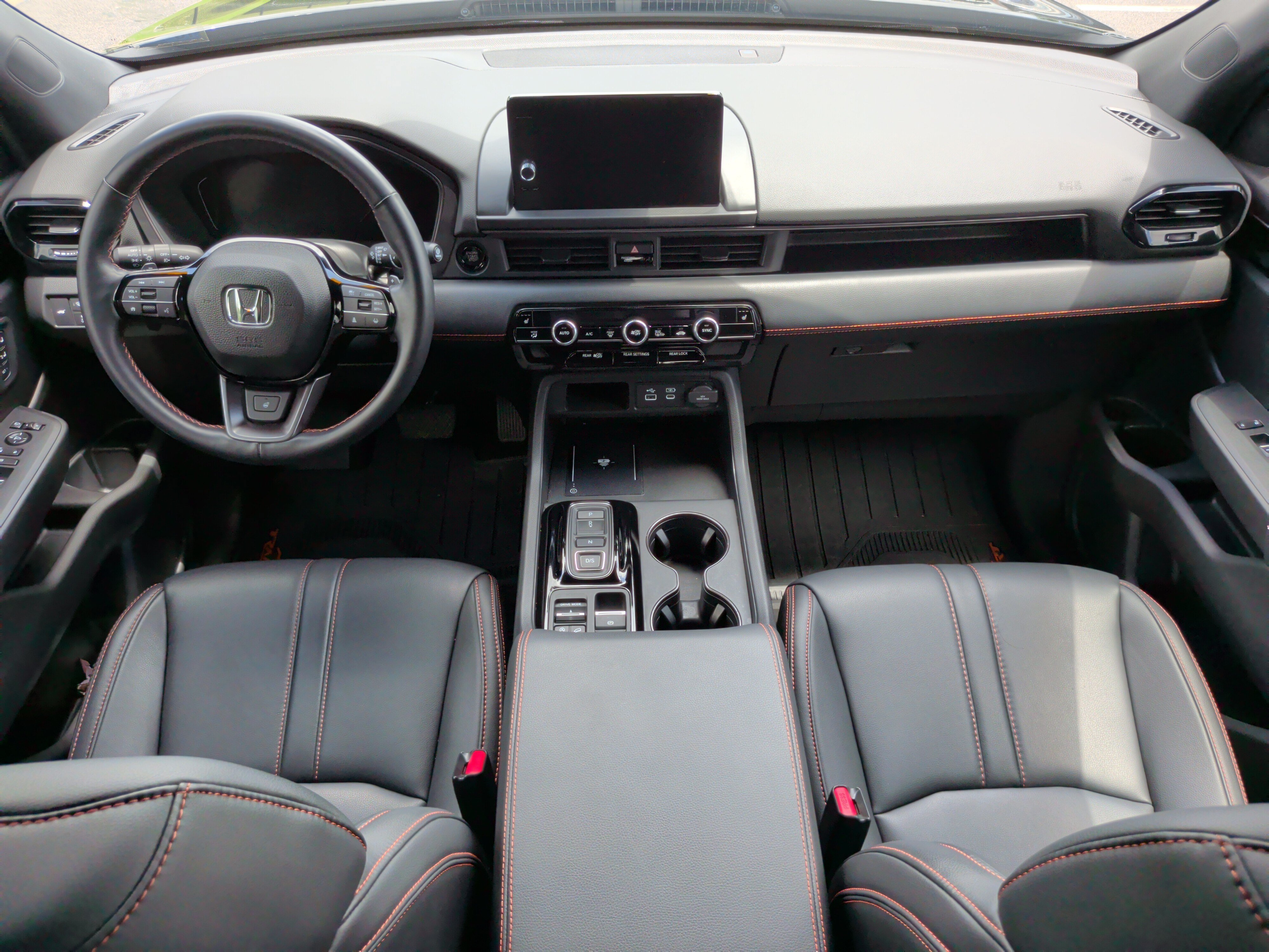Used 2025 Honda Pilot TrailSport image 33
