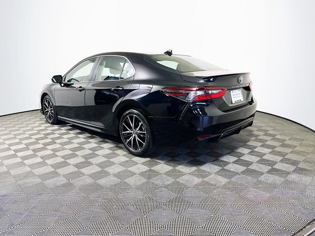 Used 2024 Toyota Camry SE w/ Cold Weather Package AWD/4WD image 6